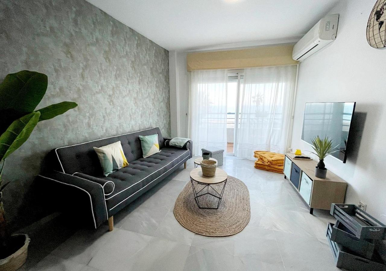 Apartamento con terraza al mar, centro de Estepona Exterior foto