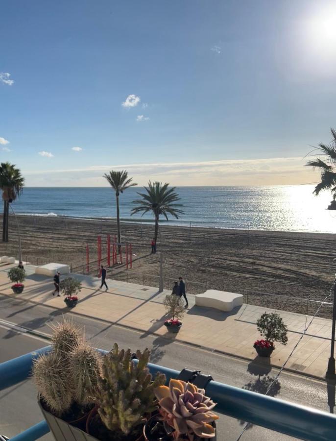 Apartamento con terraza al mar, centro de Estepona Exterior foto